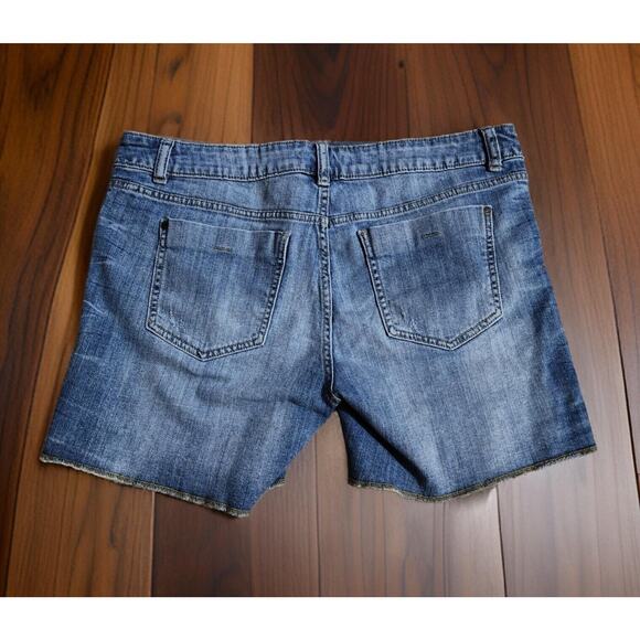 Elle Paris New York Tokyo Women's Blue Jean Shorts Size 12, 9" Rise 5" Inseam - Picture 2 of 8